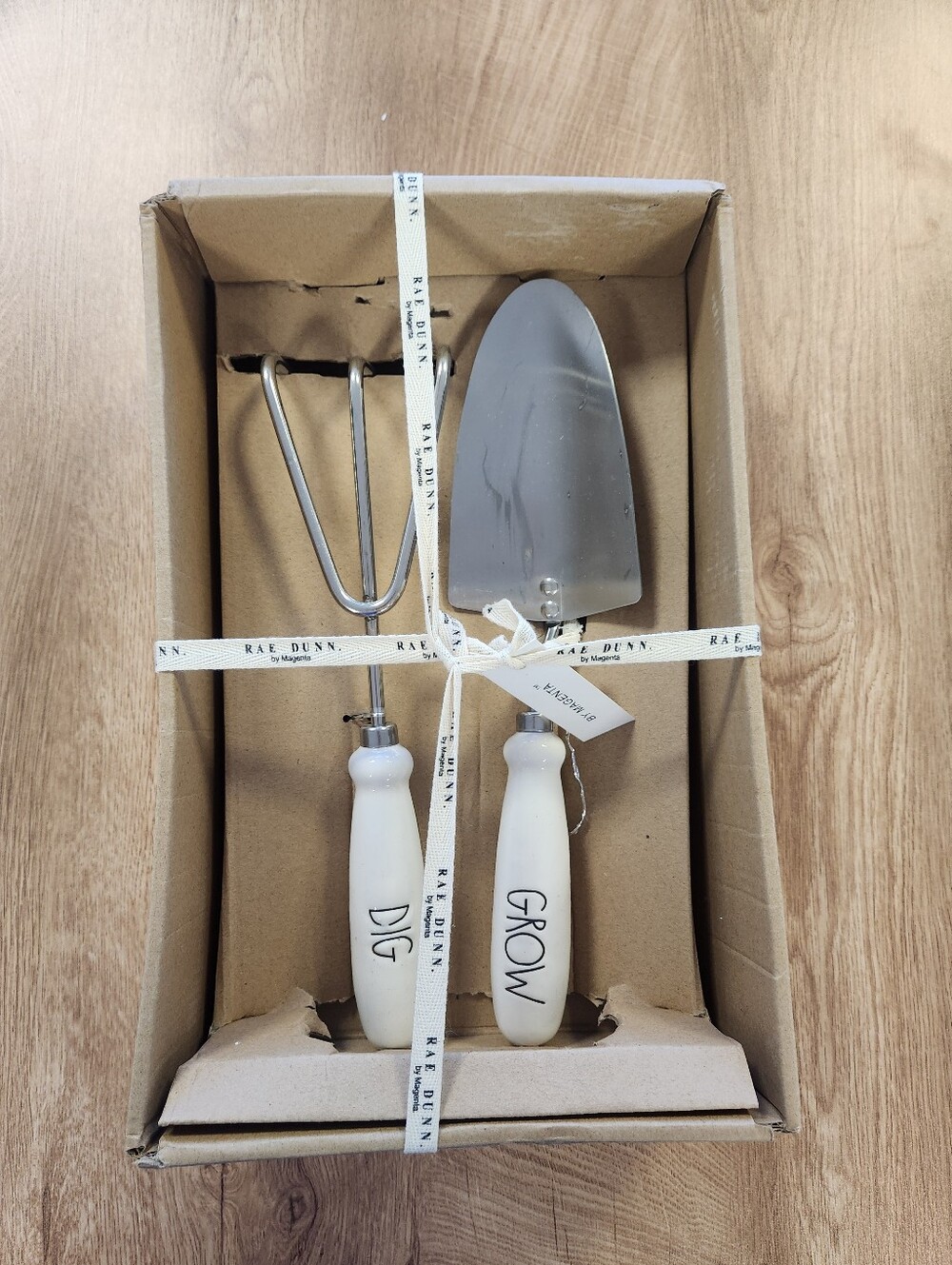 NWT Rae Dunn Dig Grow Garden Tools Set